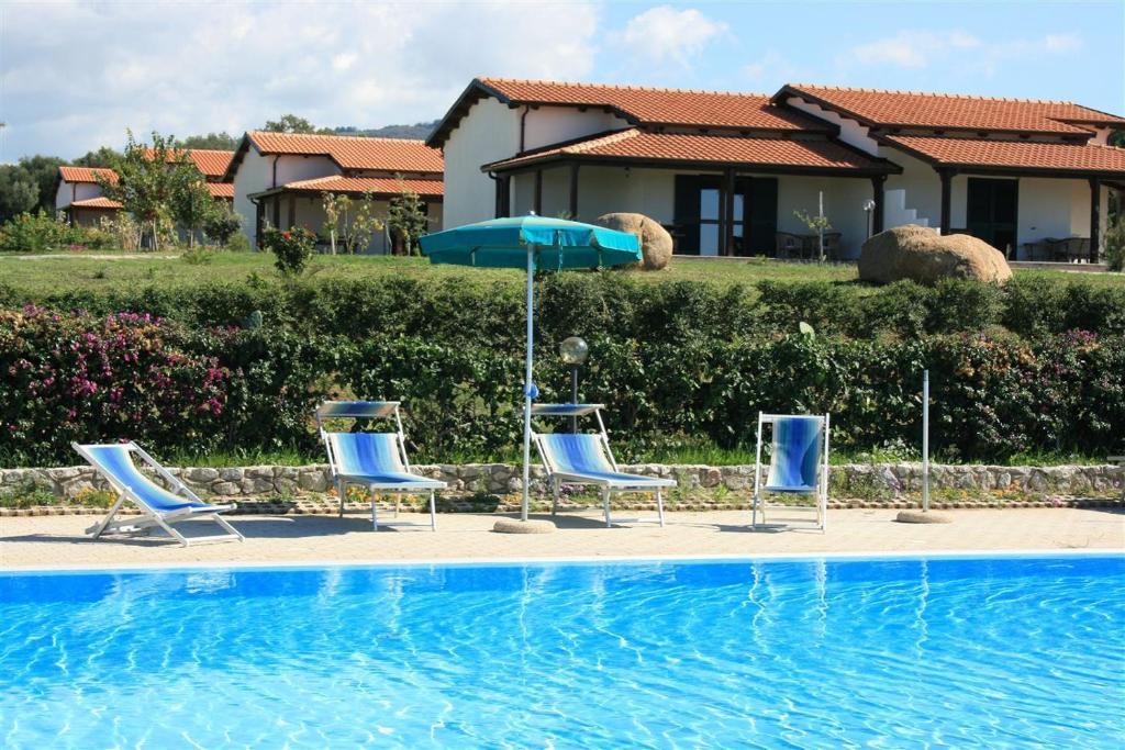 Agriturismo Ninea ริกาดี ภายนอก รูปภาพ