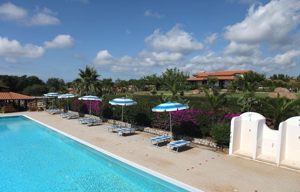 Agriturismo Ninea ริกาดี ภายนอก รูปภาพ