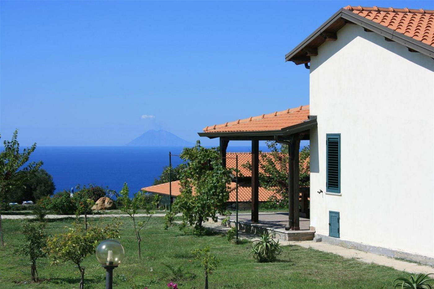 Agriturismo Ninea ริกาดี ภายนอก รูปภาพ