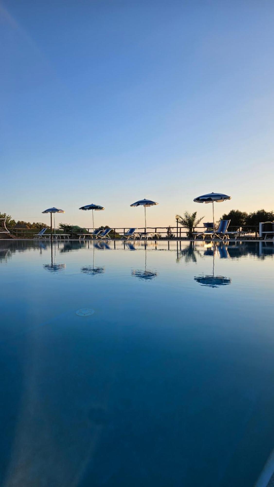 Agriturismo Ninea ริกาดี ภายนอก รูปภาพ