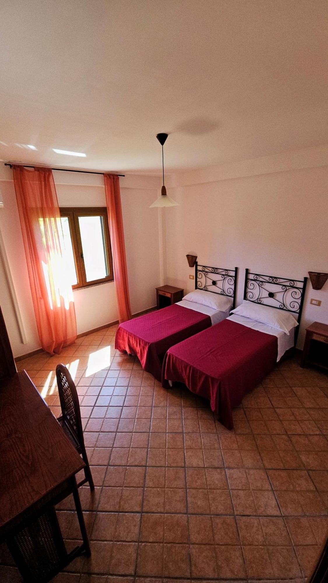 Agriturismo Ninea ริกาดี ภายนอก รูปภาพ