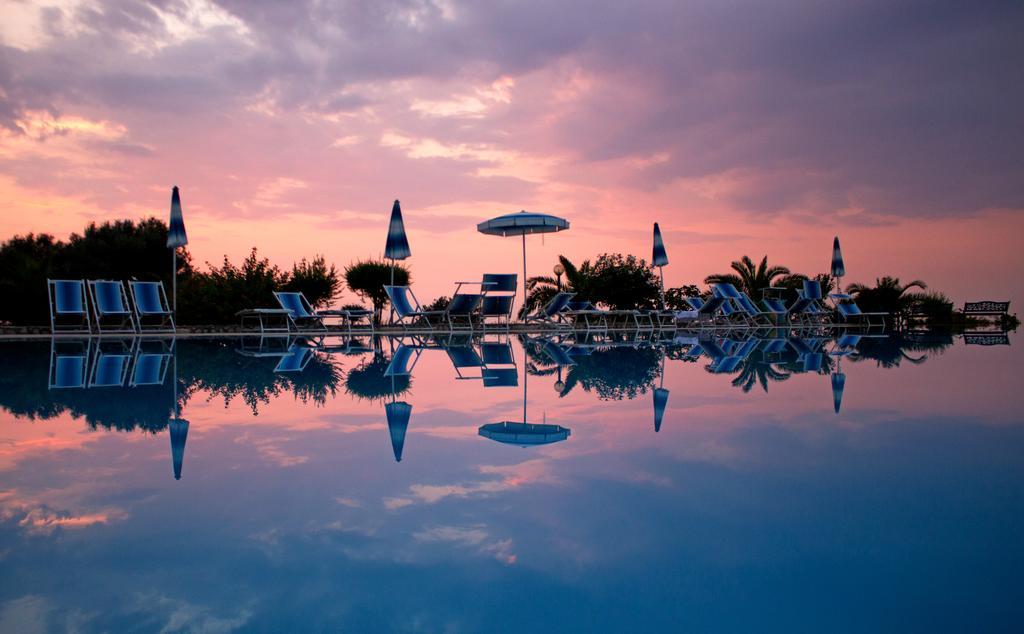 Agriturismo Ninea ริกาดี ภายนอก รูปภาพ
